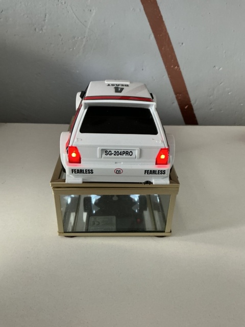 Samochód zdalnie sterowany 1:24