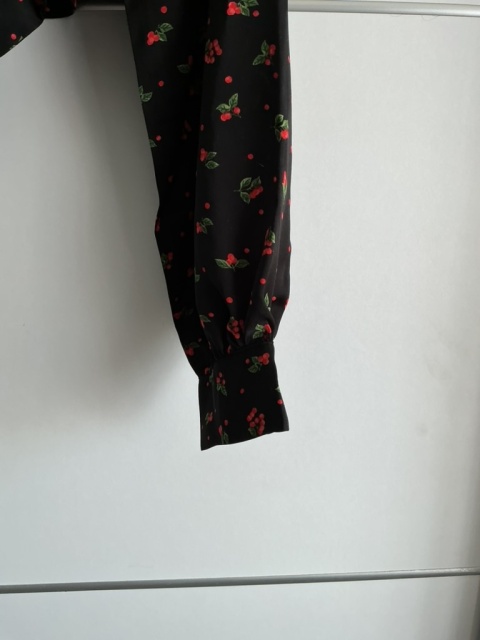 Wiązany top damski w wisienki - rozmiar XL