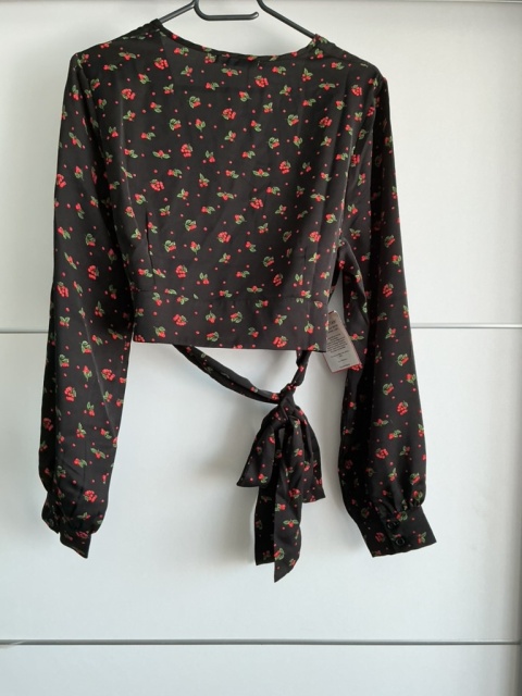 Wiązany top damski w wisienki - rozmiar XL
