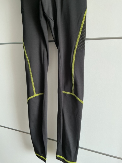 Legginsy termiczne Lacoste XS - detal nogawki